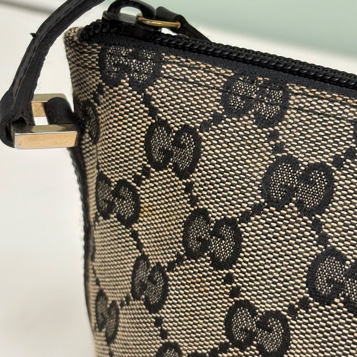 GUCCI アクセサリーポーチGGキャンバス ベージュ ブラック GUCCI】グッチ アクセサリーポーチ ミニバッグ GGキャンバス ベージュ