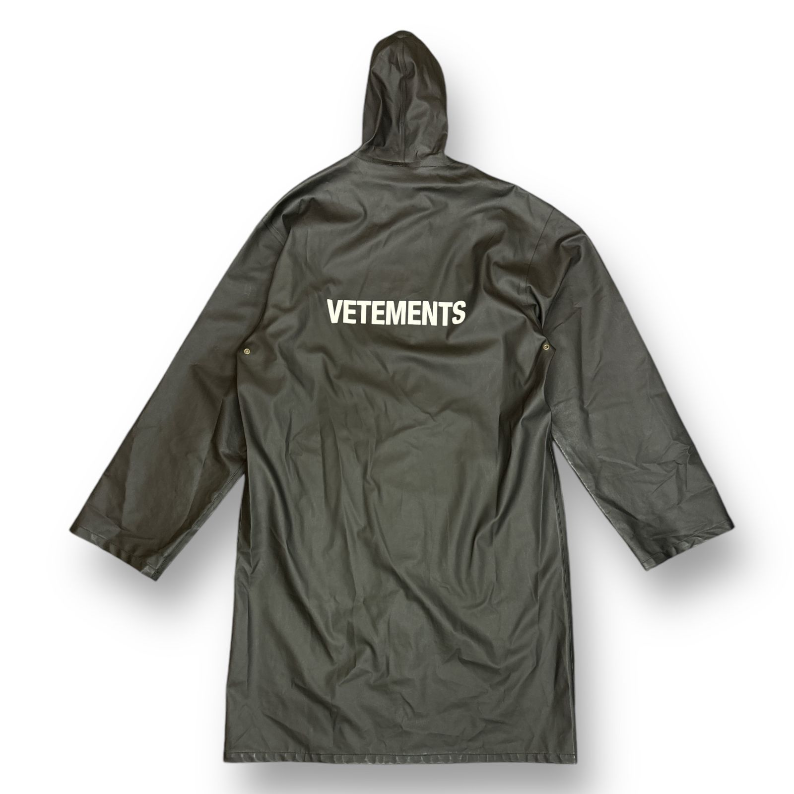 VETEMENTS Oversized hooded raincoat オーバーサイズ レイン