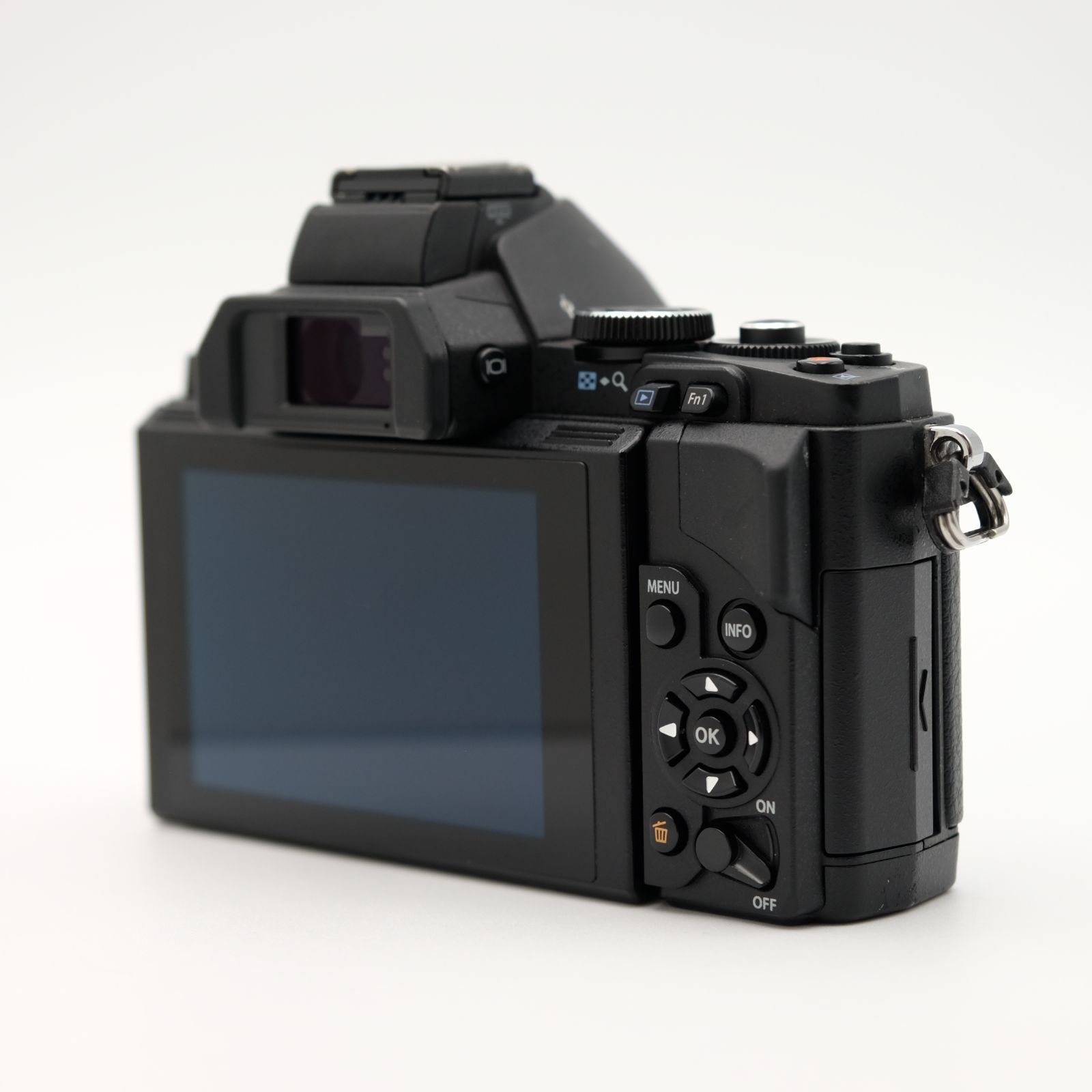 OLYMPUS - 【美品/ショット数4866】OLYMPUS オリンパス OM-D E-M5 美品/ショット数4866】OLYMPUS オリンパス OM-D E-M5 - メルカリ