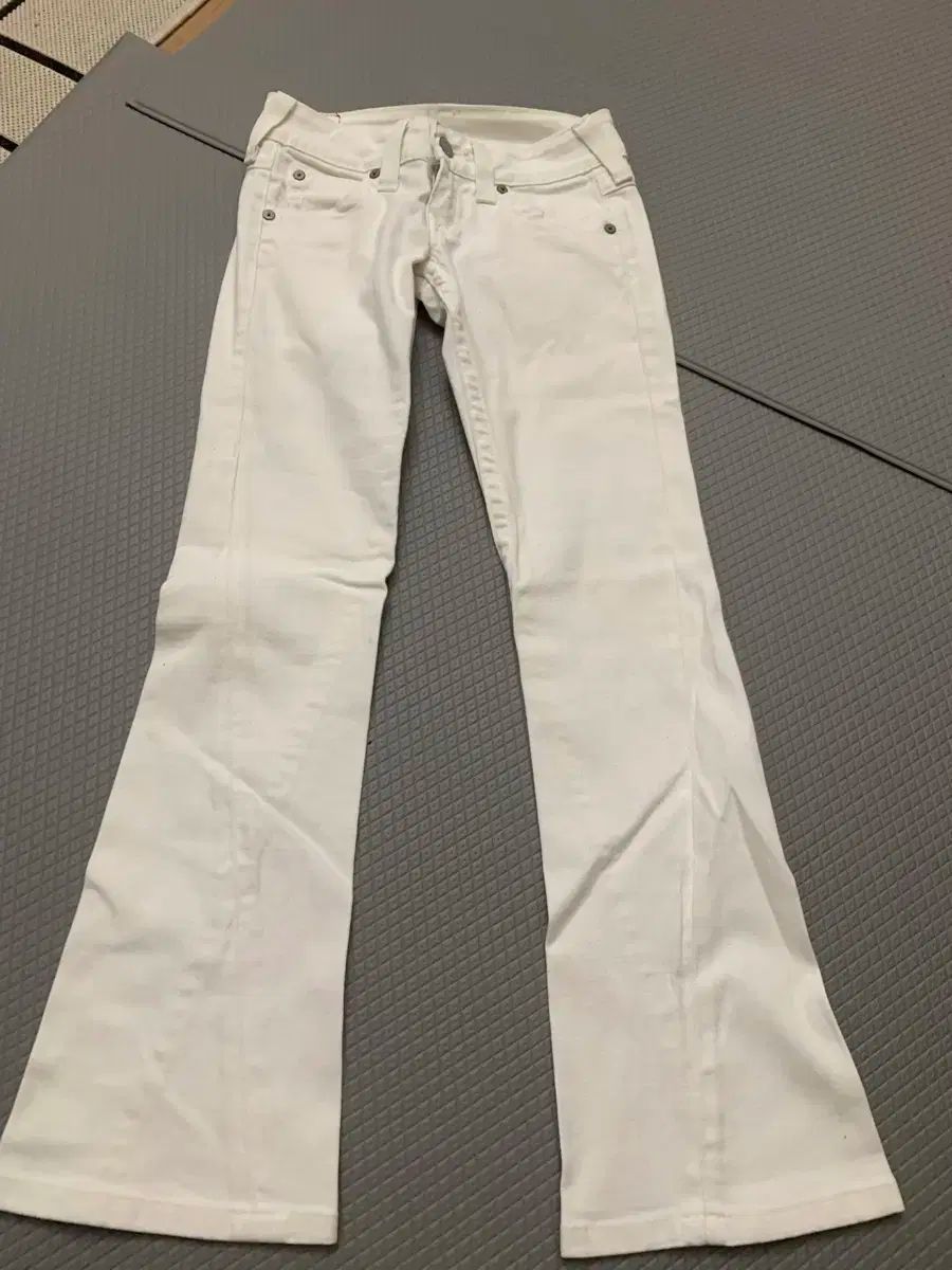 トゥルーレリジョン 白 デニム ズボン TRUE RELIGION トゥルー