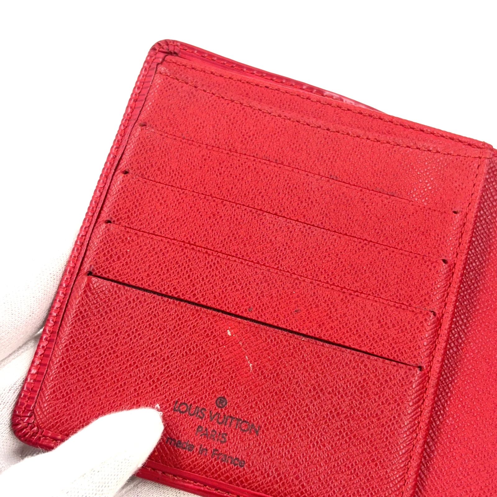 LOUIS VUITTON ポルトビエ コンパクト エピ エピ カスティリアン