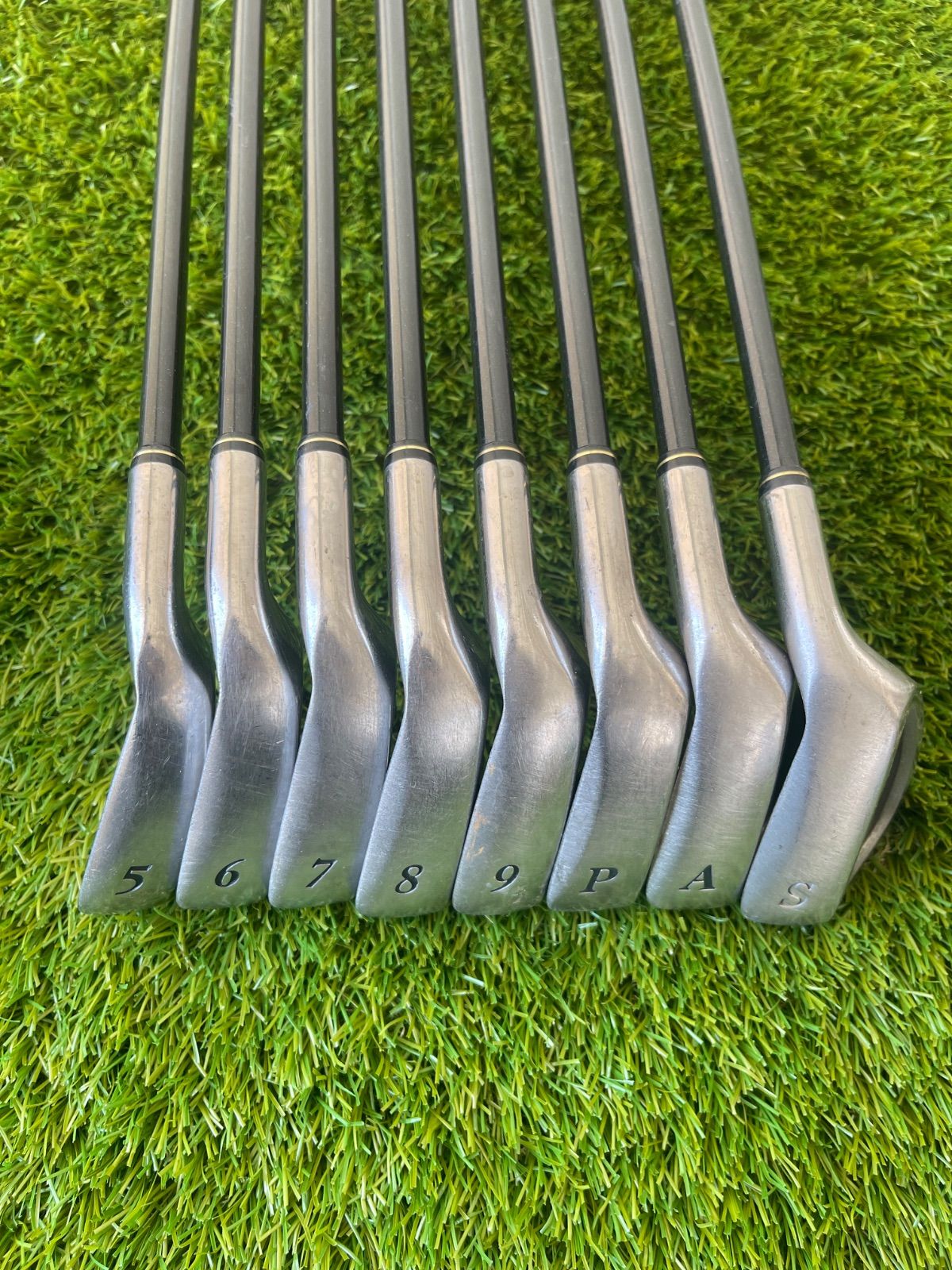 Amazon.com : XXIO GOLF JAPAN XXIO EIGHT XXIO8 #5,6,7,8,9,Pw