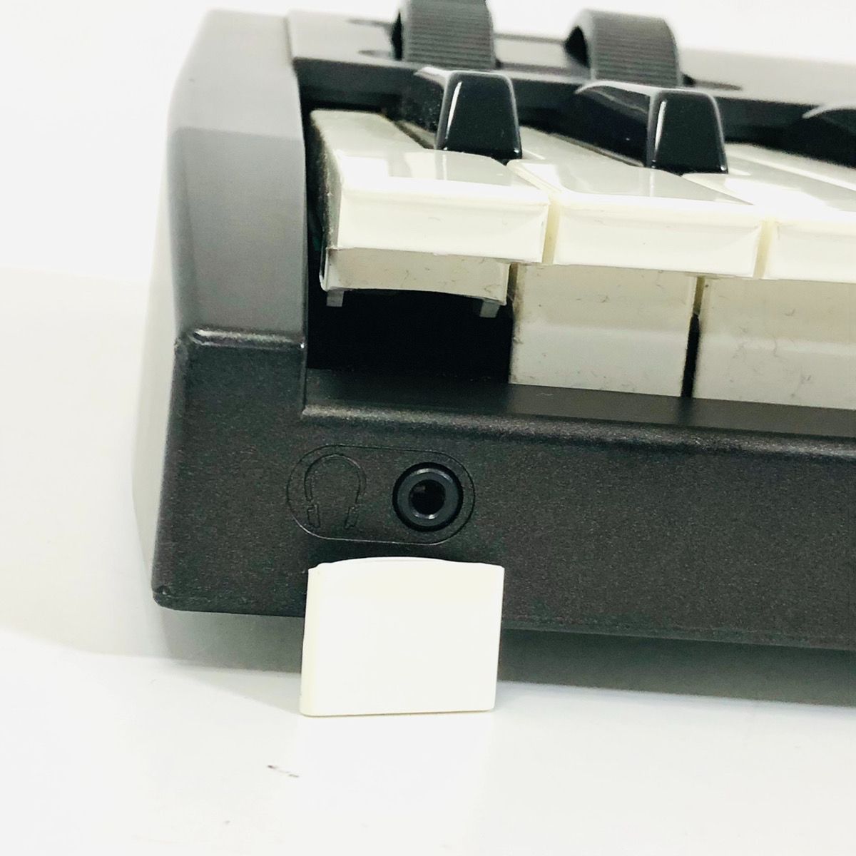 シンセサイザー