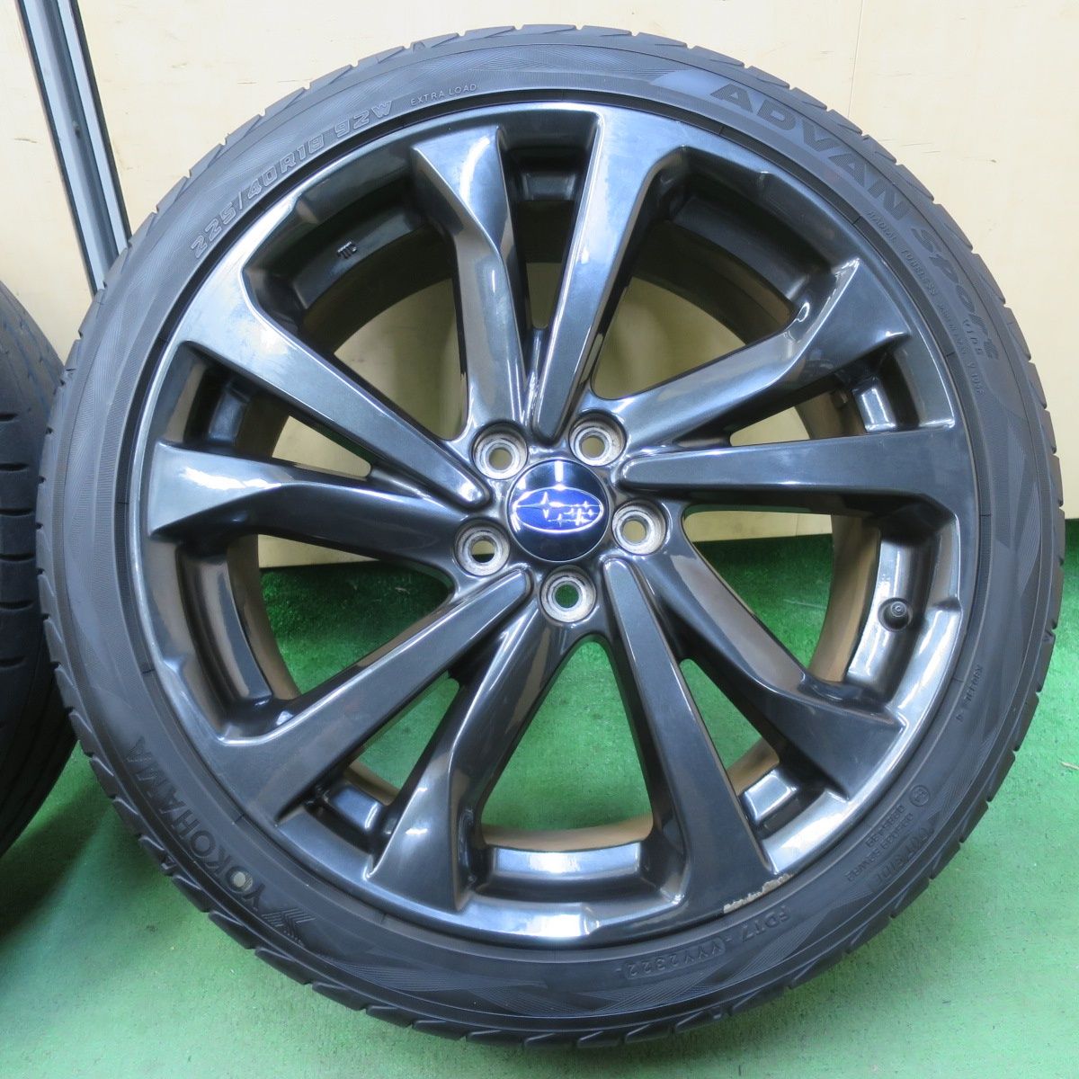 バリ溝！22年！8.5分☆スバル インプレッサ スポーツ STI 純正 225 