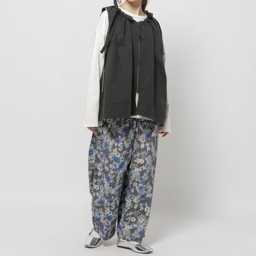 新品・未使用品 niko and ステッチリボンベスト 品番 234839 ブラック