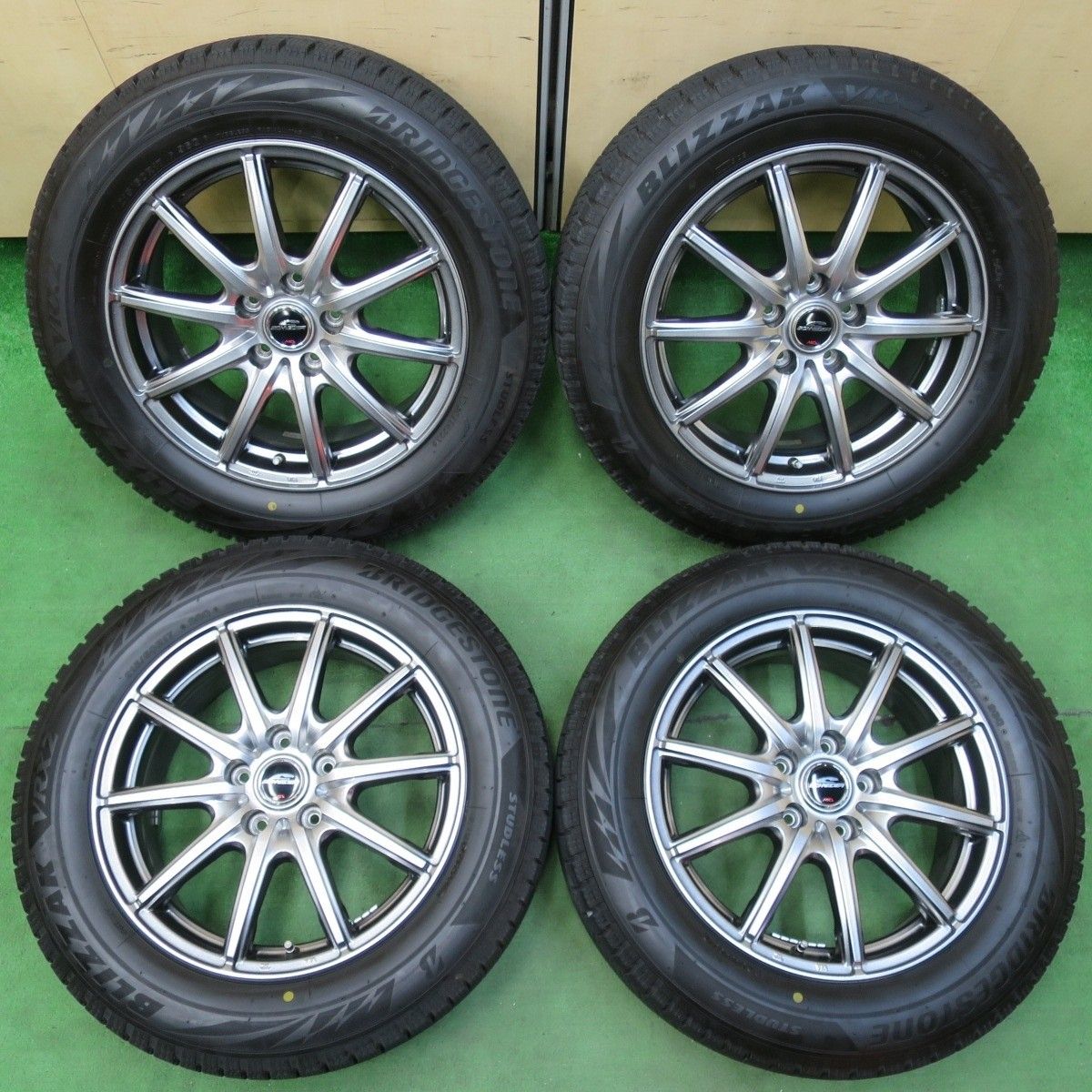 205/60R16 2021年 溝ありスタッドレス Schneider 205/60R16 2021年 溝ありスタッドレス Schneider 送料込
