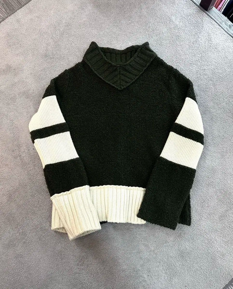 Sacai ニット 黒 Vネック 【公式通販】