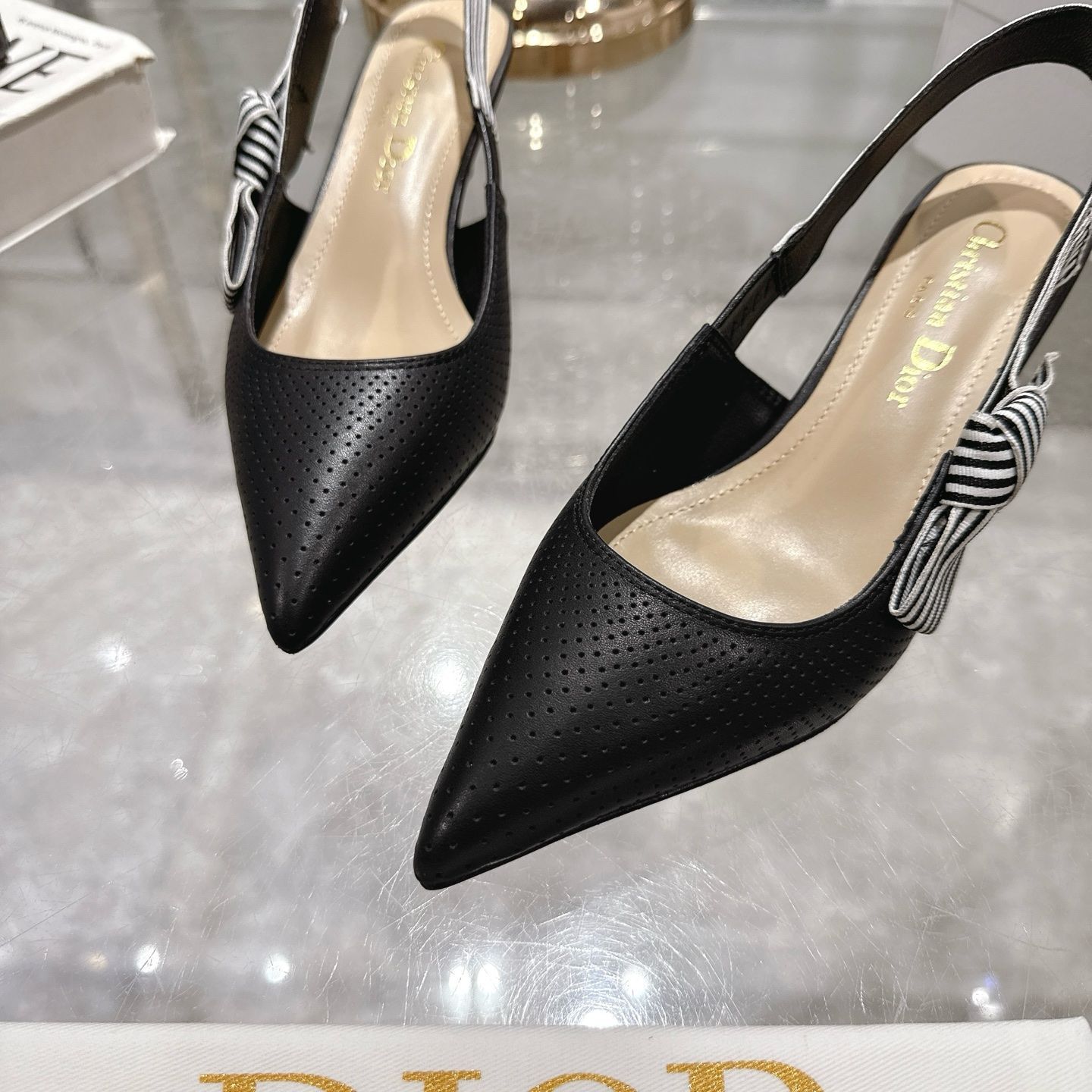 Dior ディオール テーパード トゥ フラット / ハイヒール