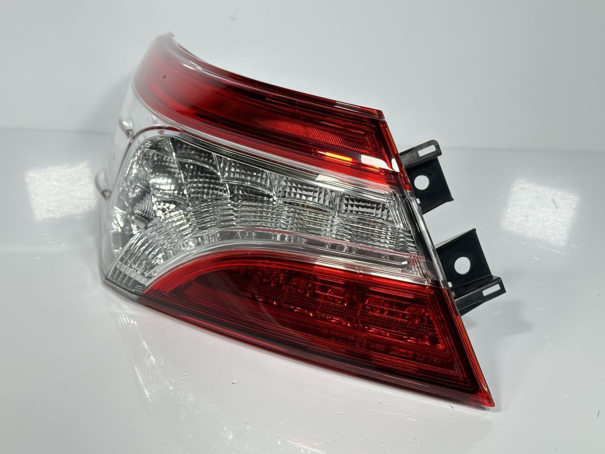 破損なし 低走行 70系 カムリ AXVH70 AXVH75 前期 純正 左テールランプAssy テールライト 外側 LH LED 81560-33690 33-242 管理27181 FFCRYSTALESIA_COM