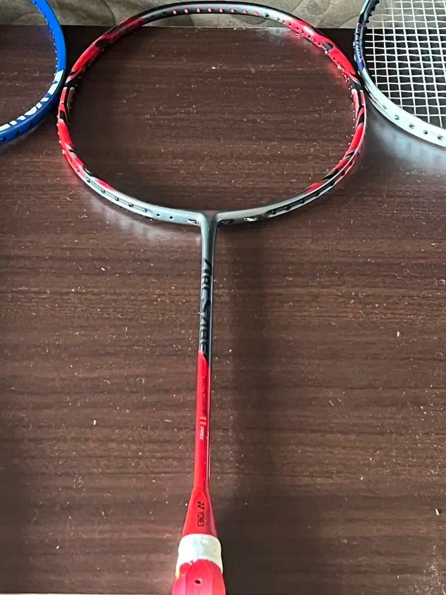 アークセイバー 廃盤】ARC SABER 10 バドミントンラケット レッド 2U