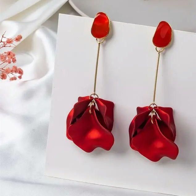 花びらピアス レッドバラ チェーンピアス フラワーペタルダングル 