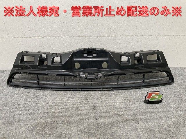 みー様 ☆TOYOTA ESQUIRE エスクァイア 純正フロントグリル！上側だけ！美品