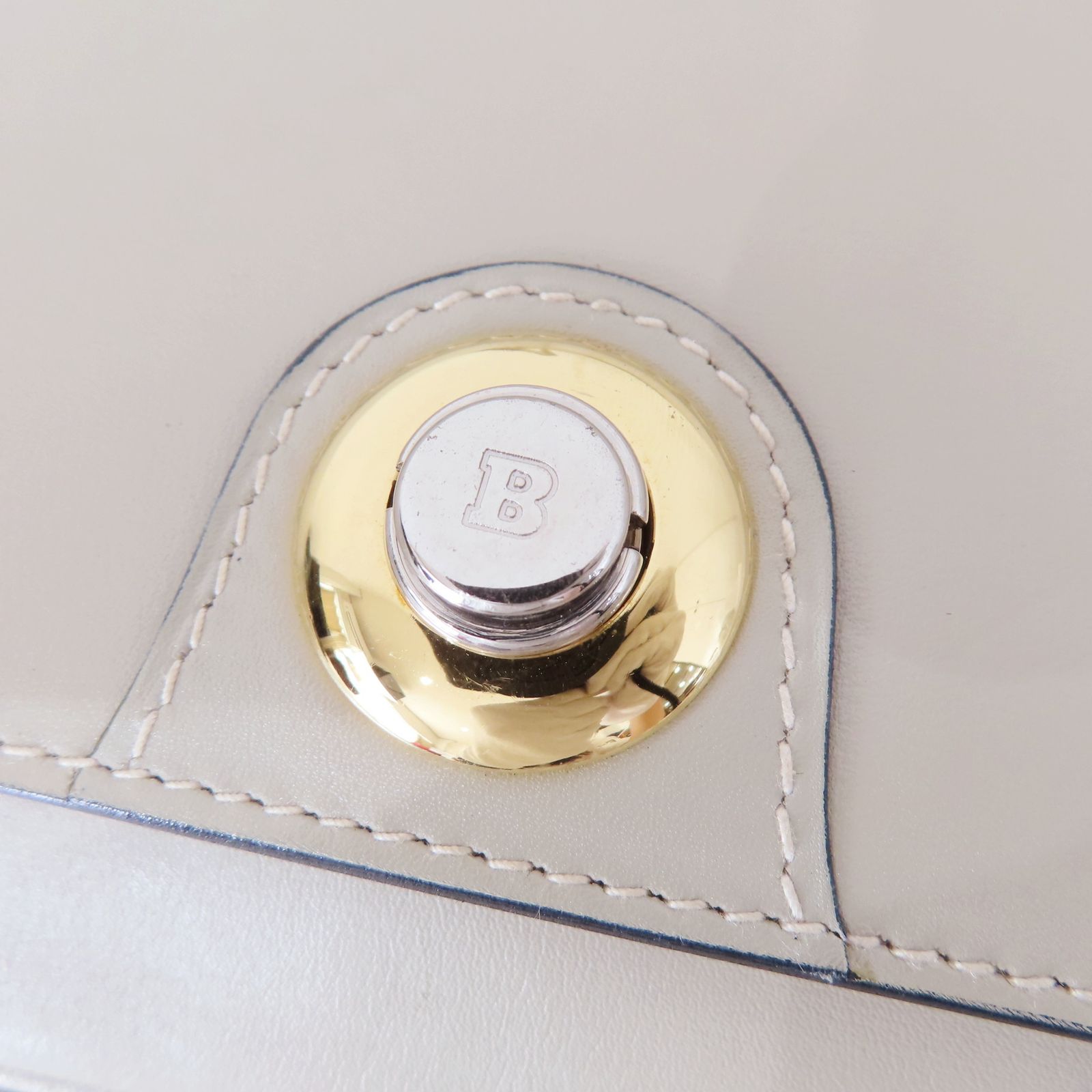 K08 BALLY バリー Bロゴ フラップ レザー ショルダーバッグ アイボリー  