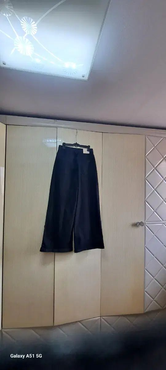 ジカットセカンドブランドデニムパンツ