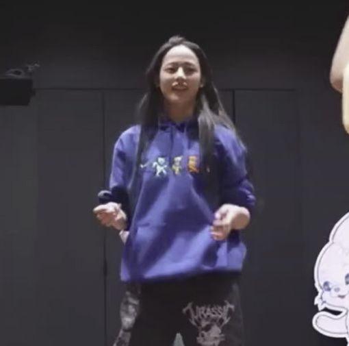NewJeans ダンス衣装 Bunnies Club 部屋着 寝間着 NewJeans 着用！】NewJeans GRIND STRONG ダンス衣装