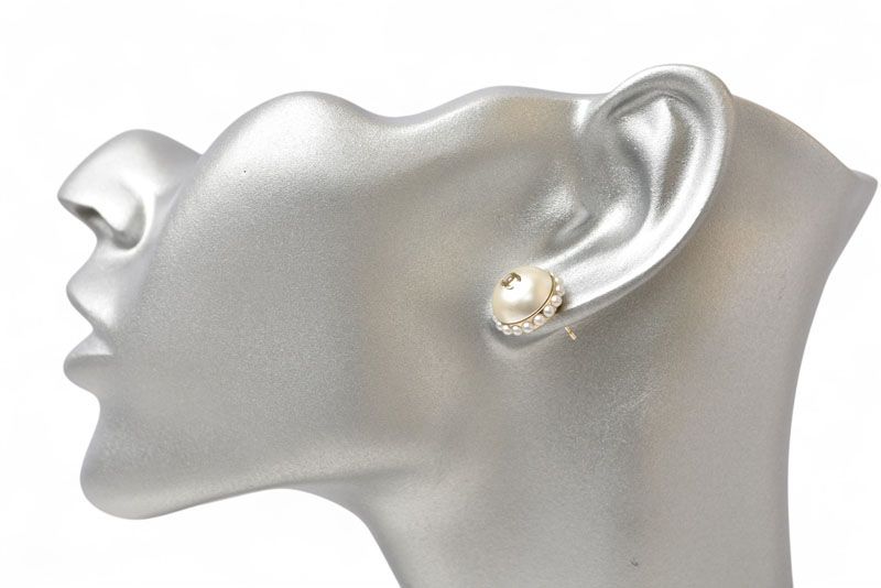 シャネル ピアス CHANEL アクセサリー CC/ロゴ パールモチーフ A17  