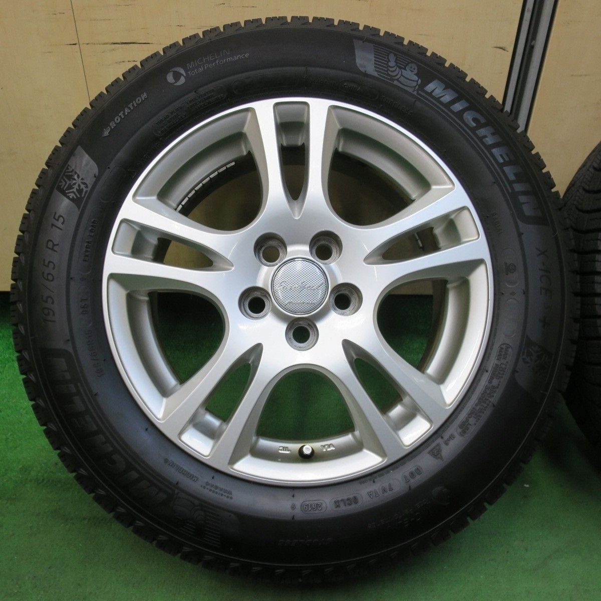 バリ溝 キレイ 9分 プリウス 等 195 65R15 スタッドレス ミシュラン X-ICE3 EuroSpeed MANARAY SPORT 15インチ PCD100 5H 5021120イス