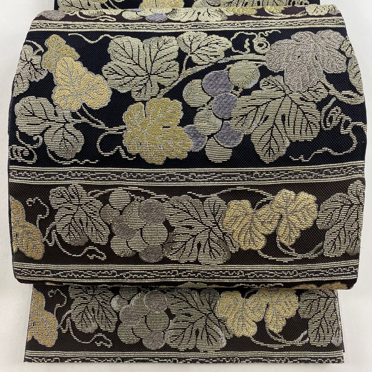 袋帯 美品 逸品 誉田屋源兵衛 落款 金華燦 葡萄 横段 箔 焦茶色