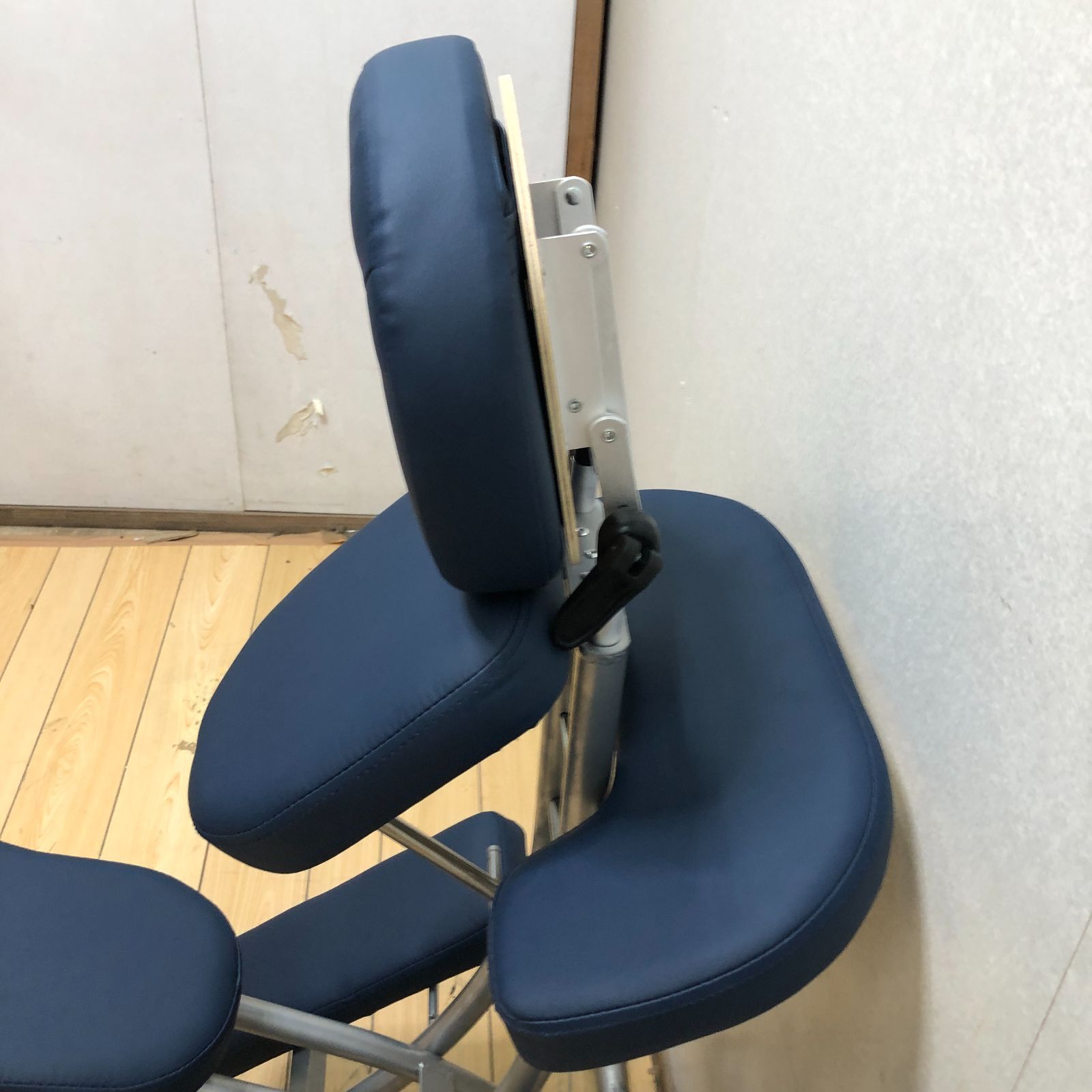 超 軽量 クイックマッサージチェア JUST ダークブルー クイックチェア