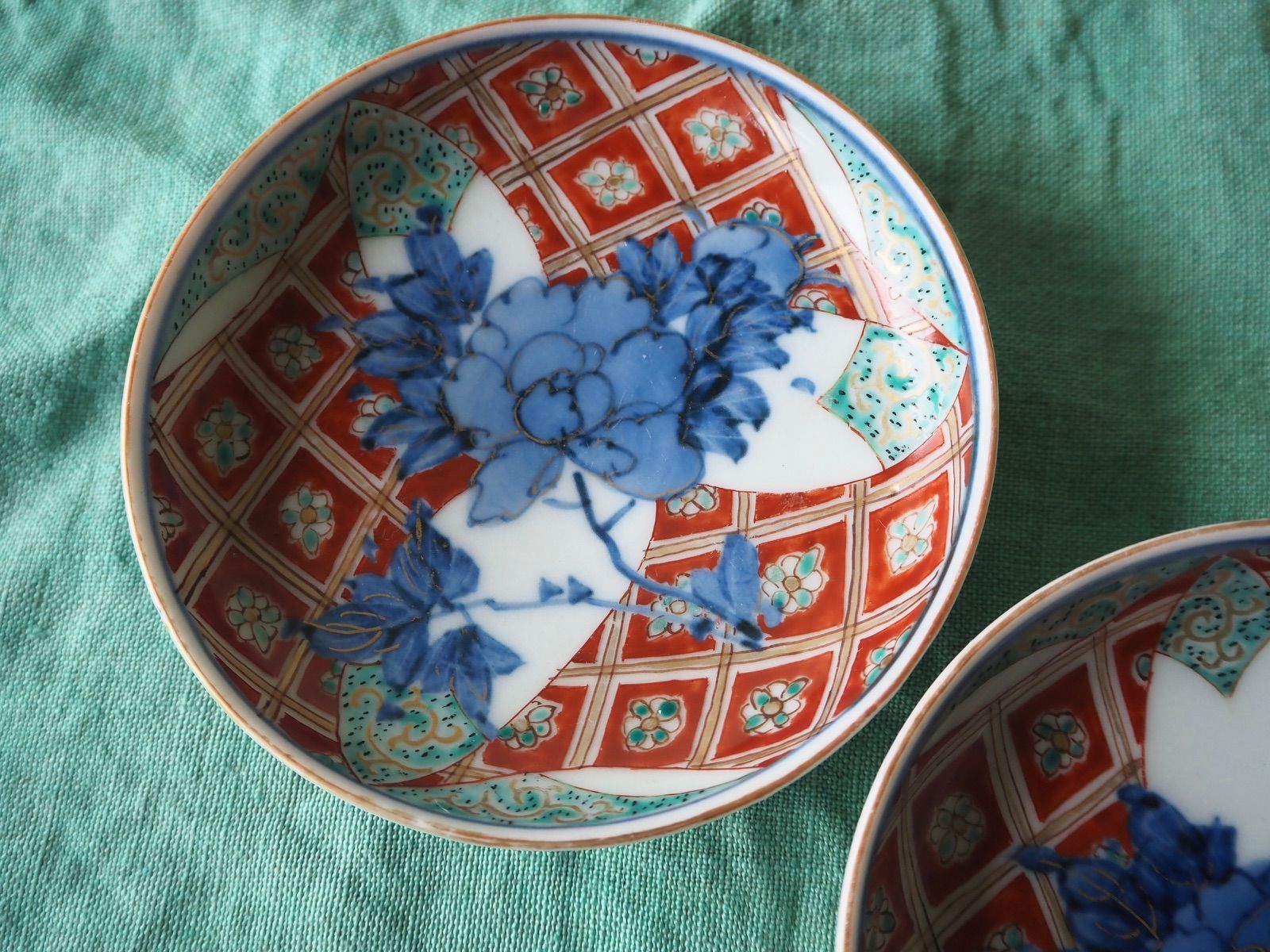 大聖寺伊万里 色絵金彩 染付 菱文 輪花　5寸皿 2客 明治頃 大聖寺伊万里 色絵金彩 小皿 2客セット｜染錦 花格子文 古道具を