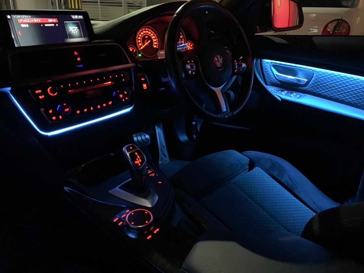 BMW 3シリーズ M3 ドア 内張り LED 内蔵 ドアパネル　アンビエントライト　3D カーボンカラー　ピアノブラック シルバー F30 F31  F80 インテリア照明 ライト