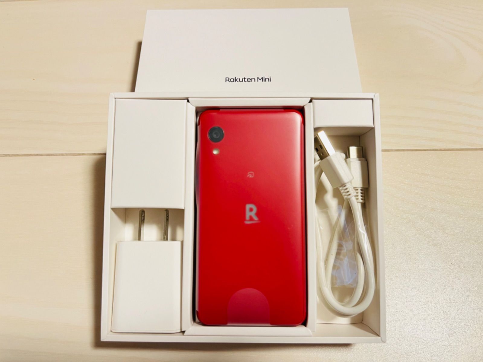 □新品未使用 □Rakuten mini C330 ホワイト □SIMフリー 浅黒い