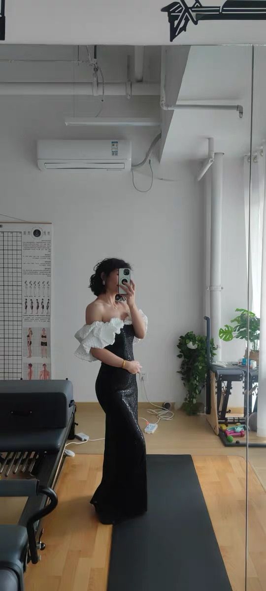 大きなフリル袖 ブラック