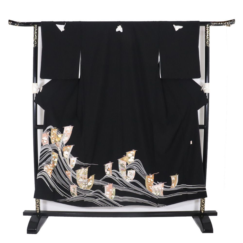 美品 袷 正絹着物 作家物落款 比翼仕立て“リアルさも持つ松竹梅”色留袖O-78 0538］黒留袖 美品 未使用 鳳凰 比翼付 五つ紋 梅鉢 作家物 正絹