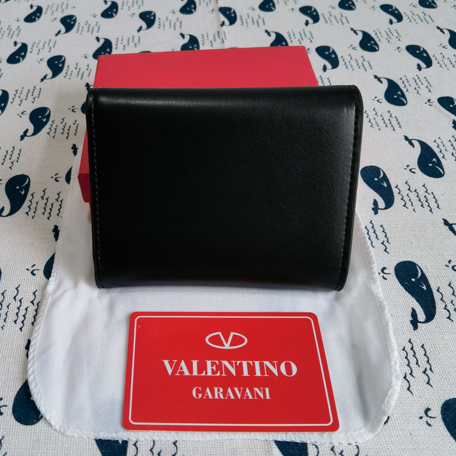 超人気美品☆VALENTINO 三つ折り財布 ブラック - 三つ折り財布