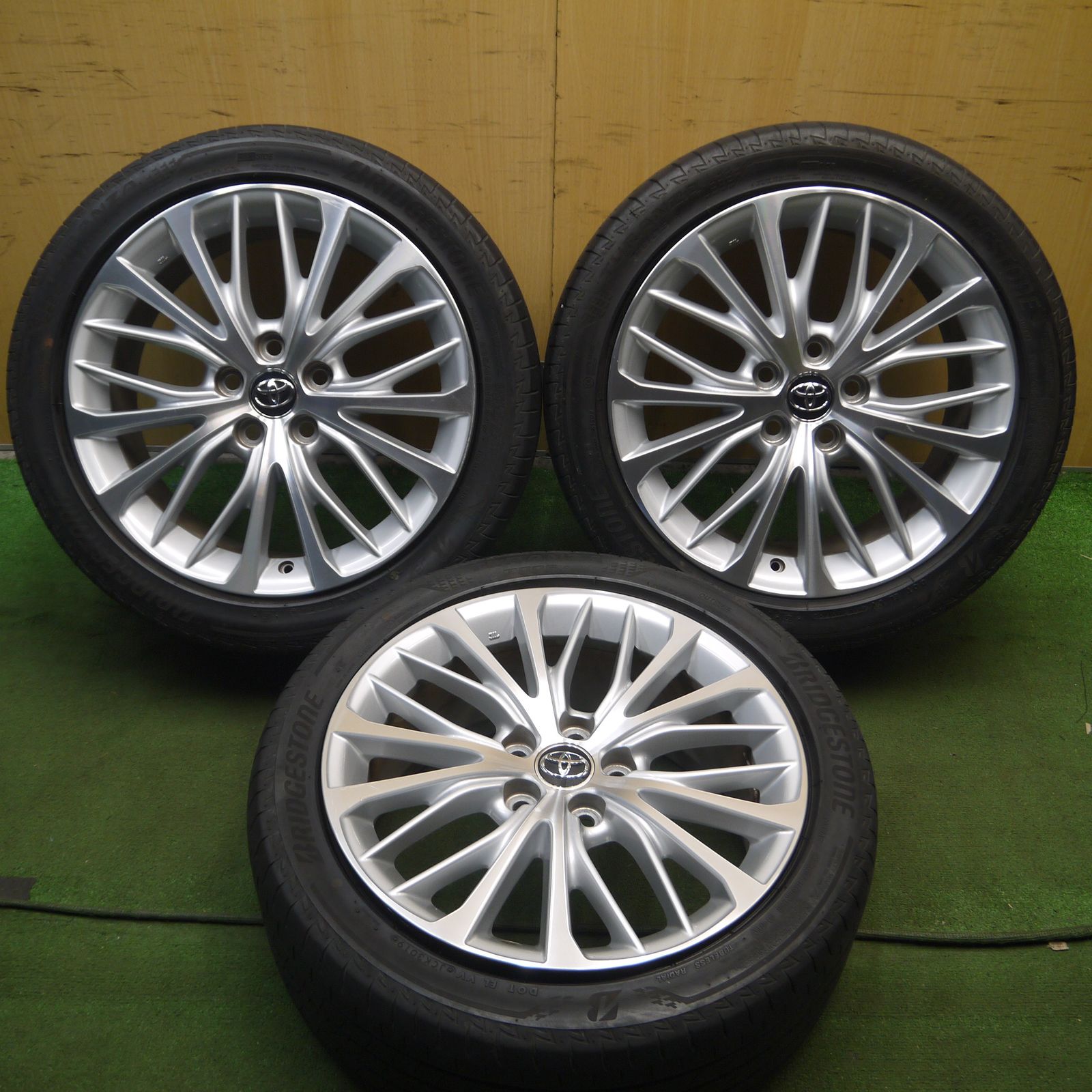 カムリ 70 ホイール&タイヤ 18×8J ブリジストン 235/45R18 カムリ 70系 