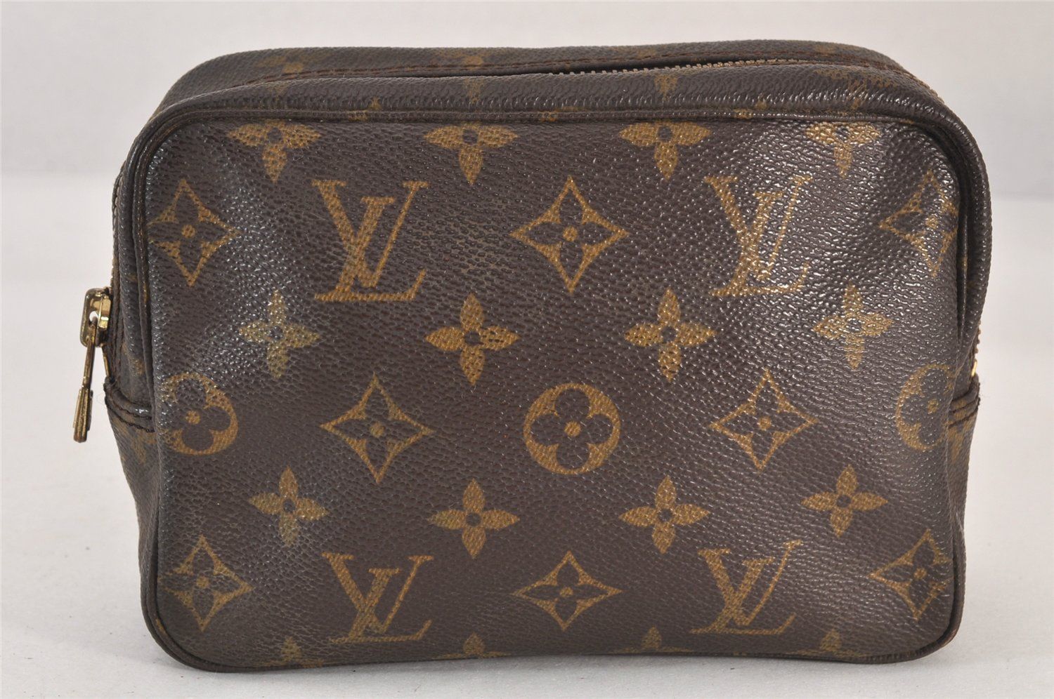 LOUIS VUITTON ルイヴィトン モノグラム トゥルース トワレット