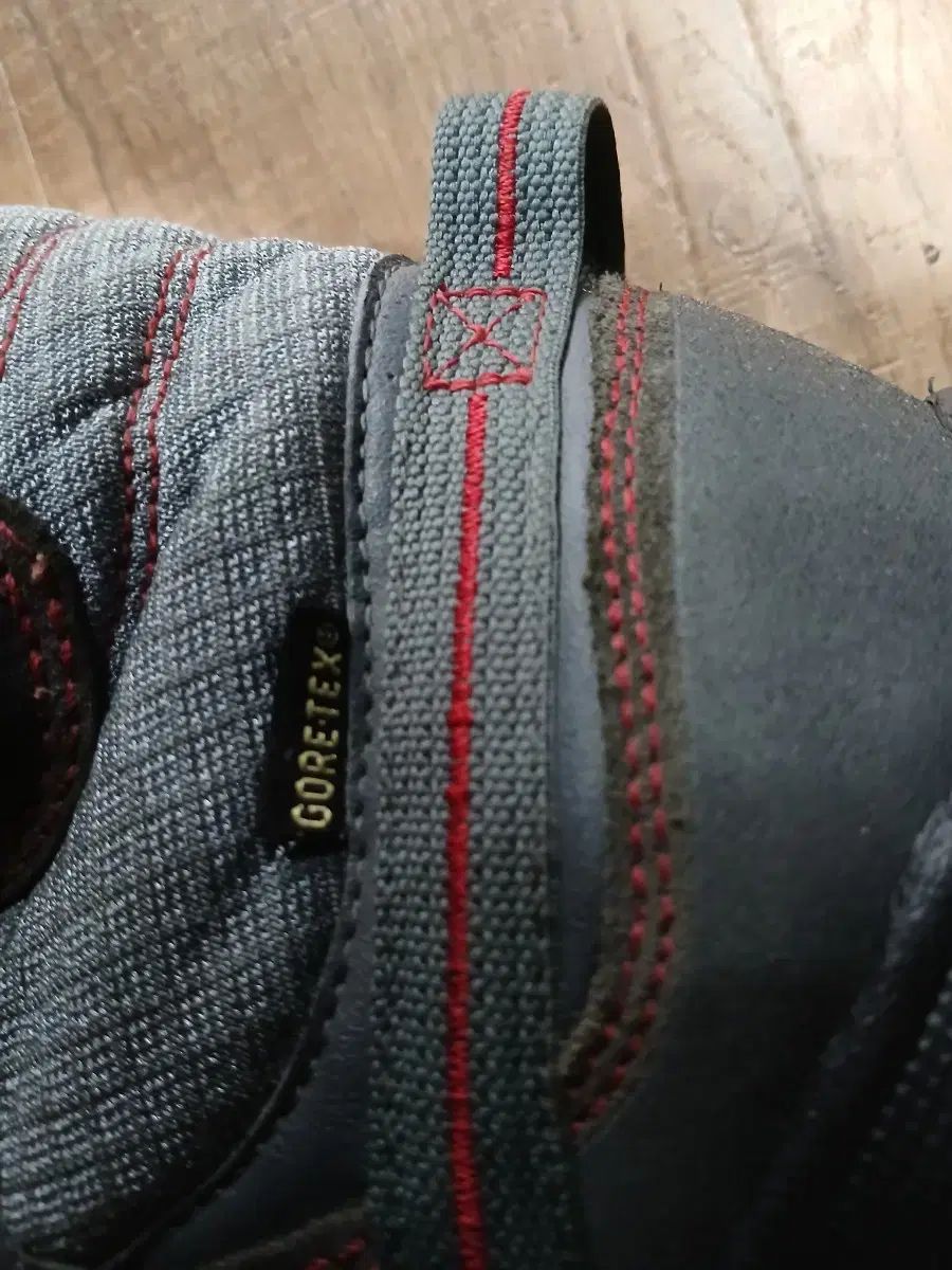 adidas アディダス GORE-TEX ゴアテックス 登山靴 グレー|赤 265mm HRDEVELOPMENT_JP