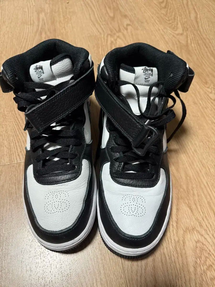 NIKE(ナイキ) STUSSY(ステューシー) エアフォース 1 ミッド 275 us9 5