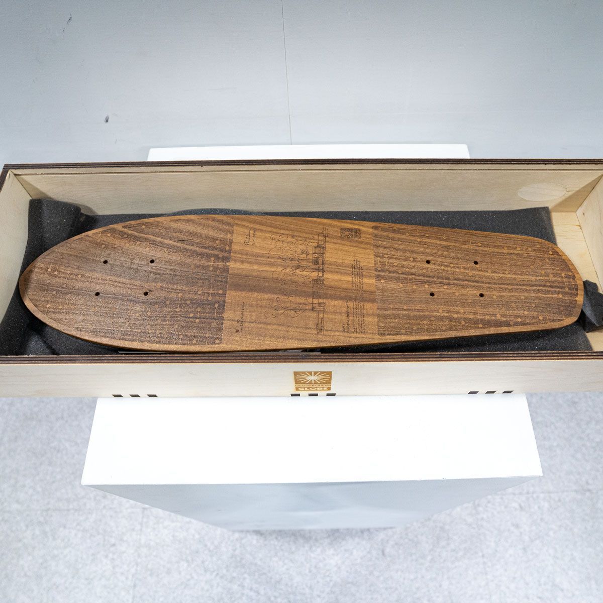 【中古品】Eames Office × GLOBE イームズオフィス×グローブ Eames Eucalyptus Skateboard Deck  イームズユーカリプタススケートボードデッキ コラボアイテム 限定100個 定価38万