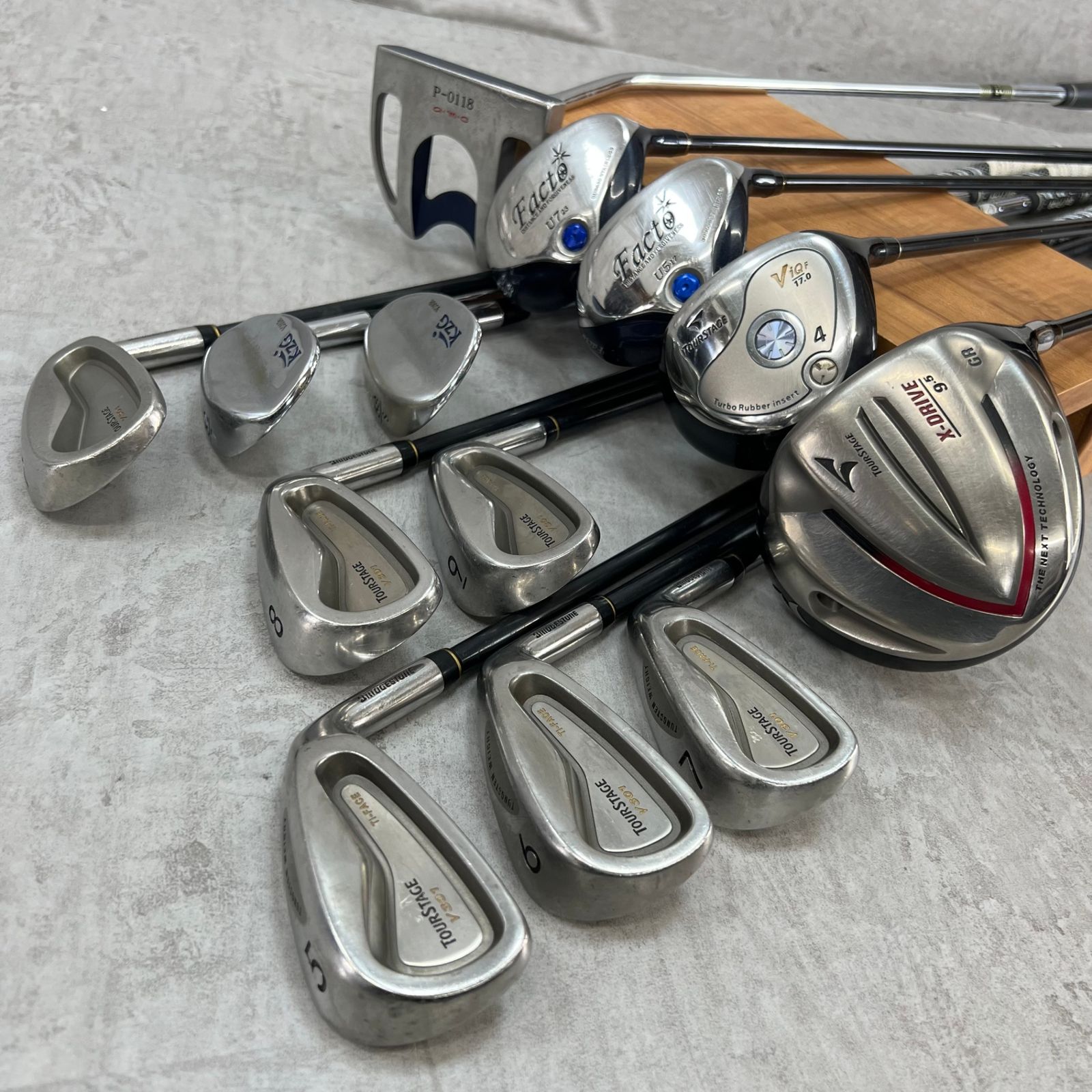 ツアーステージ メンズゴルフ13本セット 右利き キャディバッグ 初心者