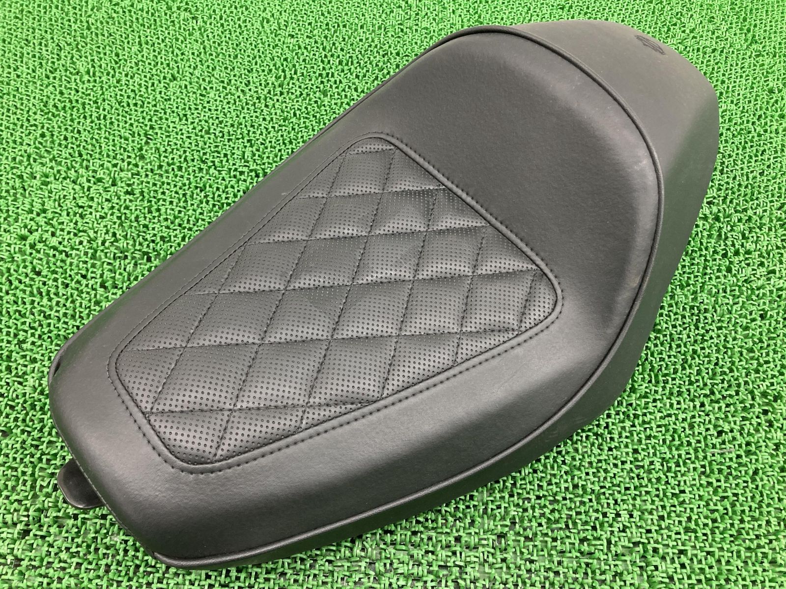 XL1200NS シート 52000424 ハーレー 純正 中古 バイク 部品 アイアン スポーツスター 破れ無し 車検 Genuine