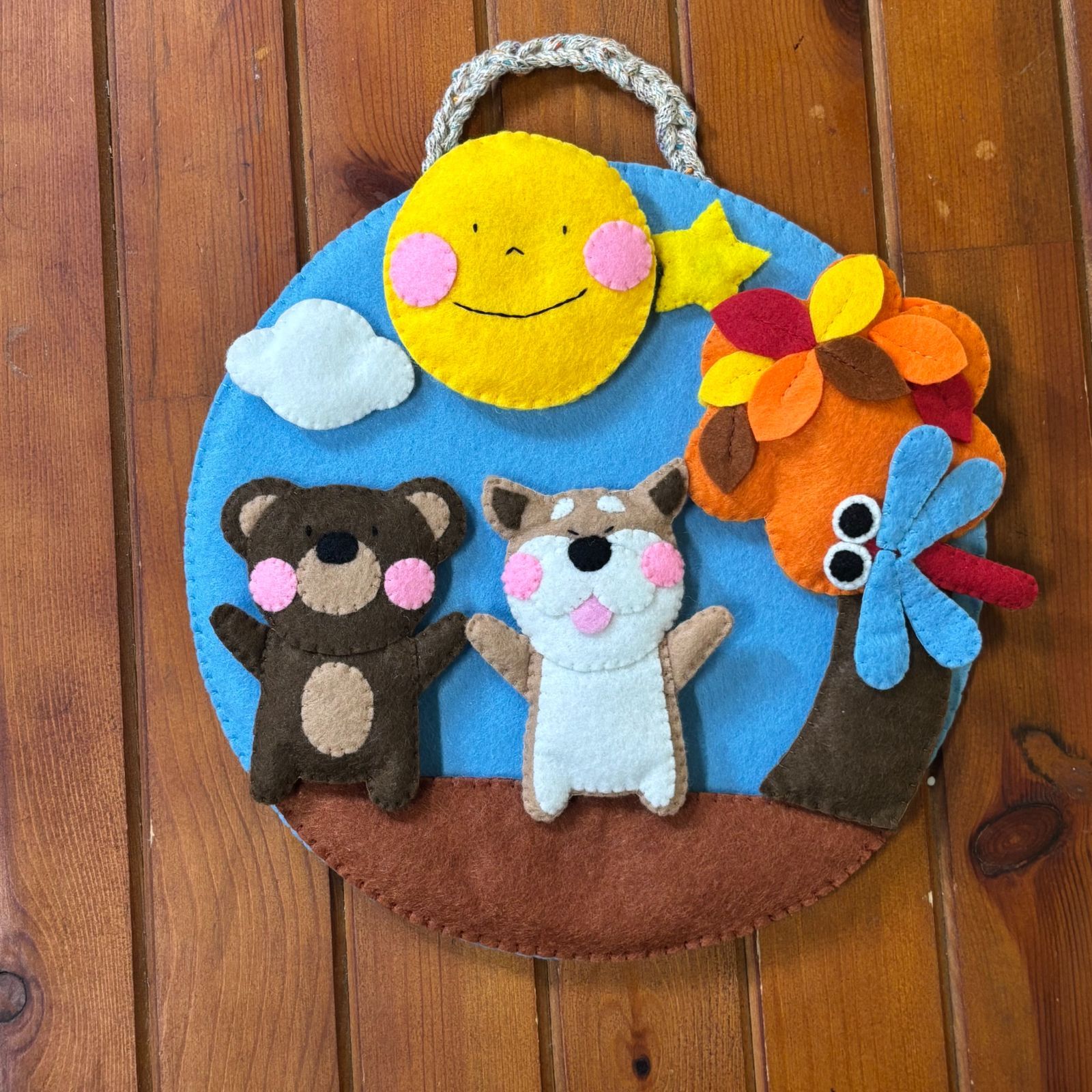 羊毛フェルト柴犬　家族　 ハッピーらリース 一緒に作ろう！リアル可愛い羊毛の柴犬待望の日本犬の作り方丁寧でわかり易い顔の作り方