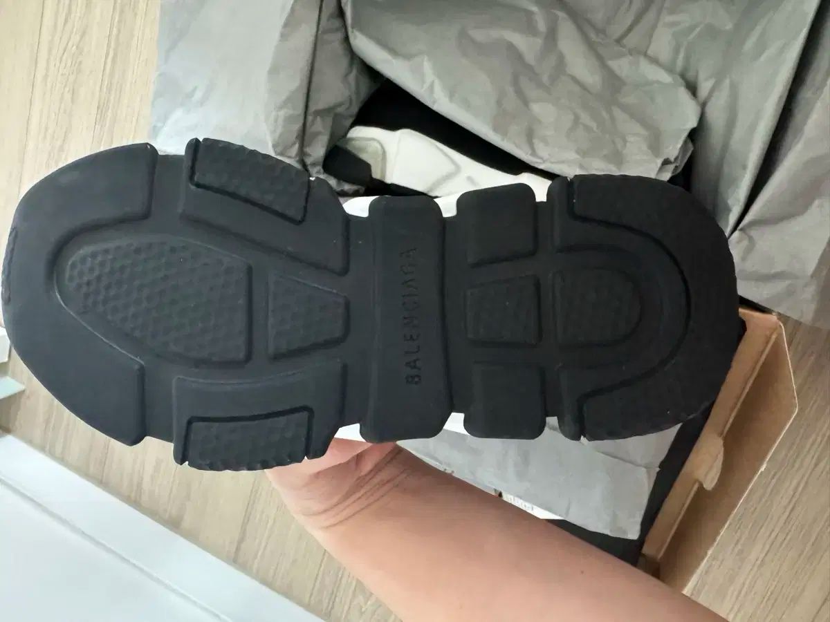 BALENCIAGA バレンシアガ スピードトレーナー ブラック ホワイト 37