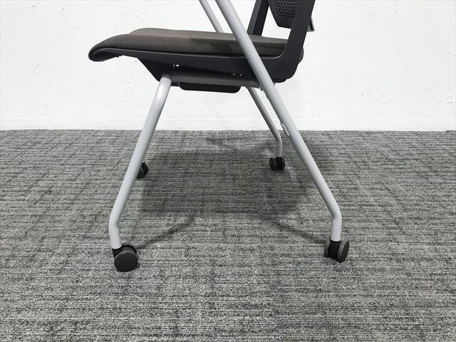 スタッキングチェア 肘付