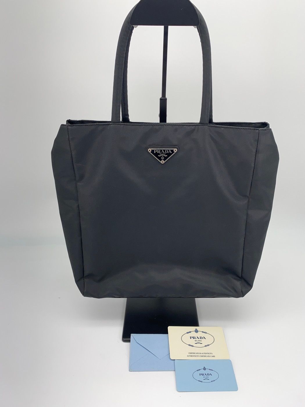 【極美品】PRADA メッシュ 編み込み トートバッグ 三角プレート A4 黒 良品 プラダ メッシュ 三角プレートロゴ ハンド トート バッグ