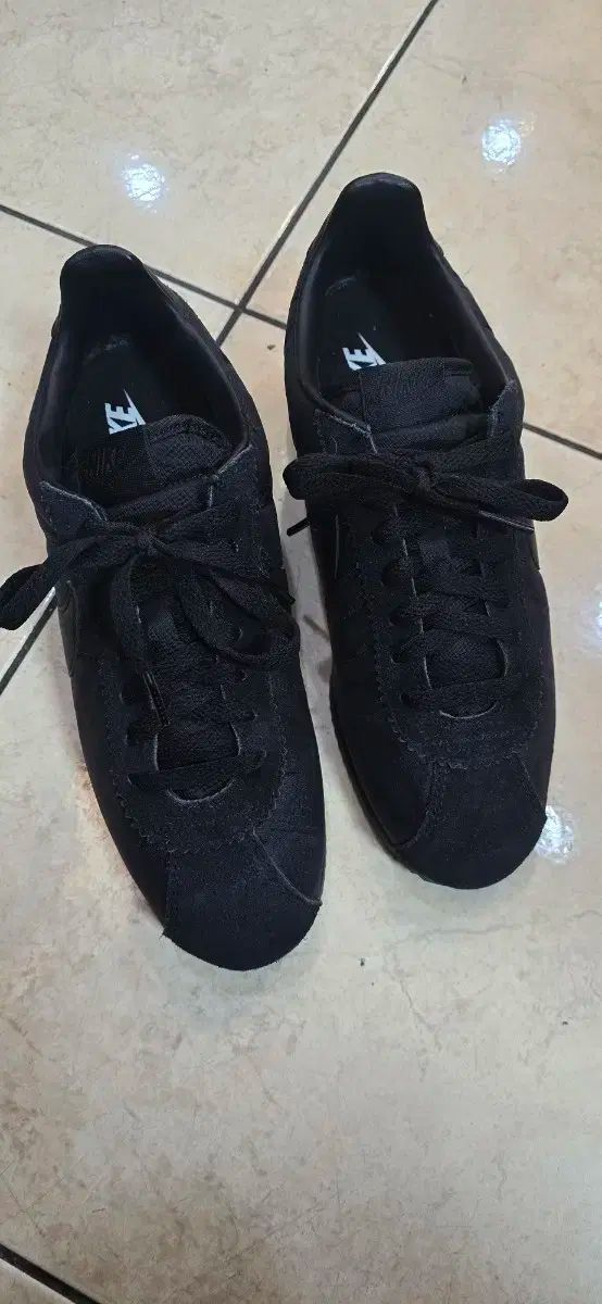 【雷市場（ポンジャン）商品韓国直送】 NIKE(ナイキ) コルテッツ オールブラック 男性 260 正規品