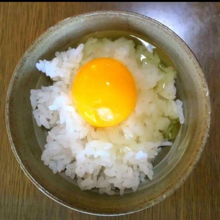 平飼い卵　10個入り8パック　国産もみじの卵　新鮮　産みたて 平飼い卵 10個入り8パック 国産もみじの卵 新鮮 常温発送 - メルカリ
