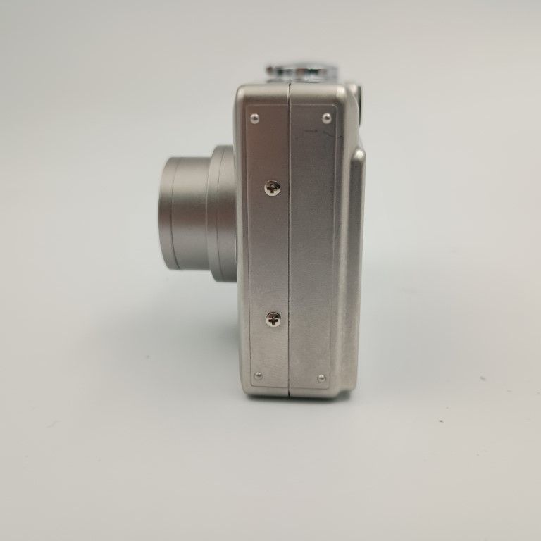 コンパクトデジタルカメラ 〇