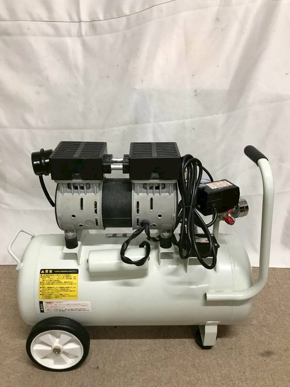 北見市発 静音オイルレスエアーコンプレッサー