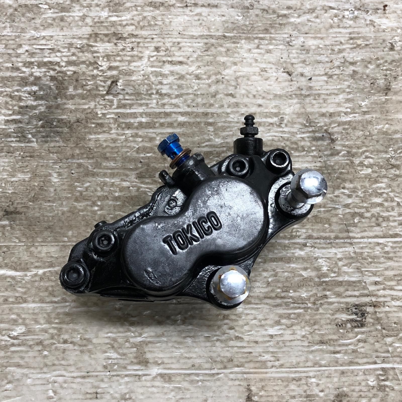 KAWASAKI ゼファー1100 ZRT10A フロントキャリパー 右 カワサキ 【公式