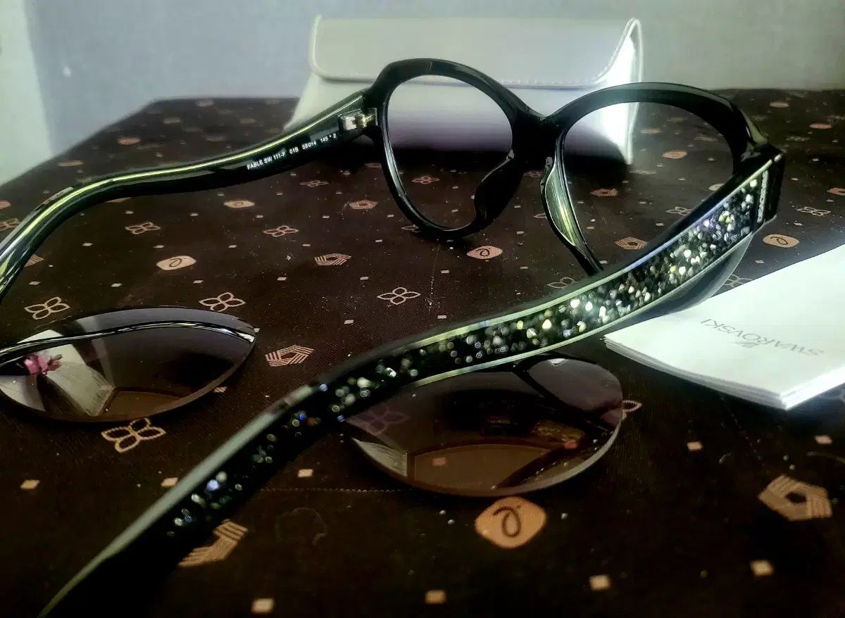 SWAROVSKI スワロフスキー サングラス