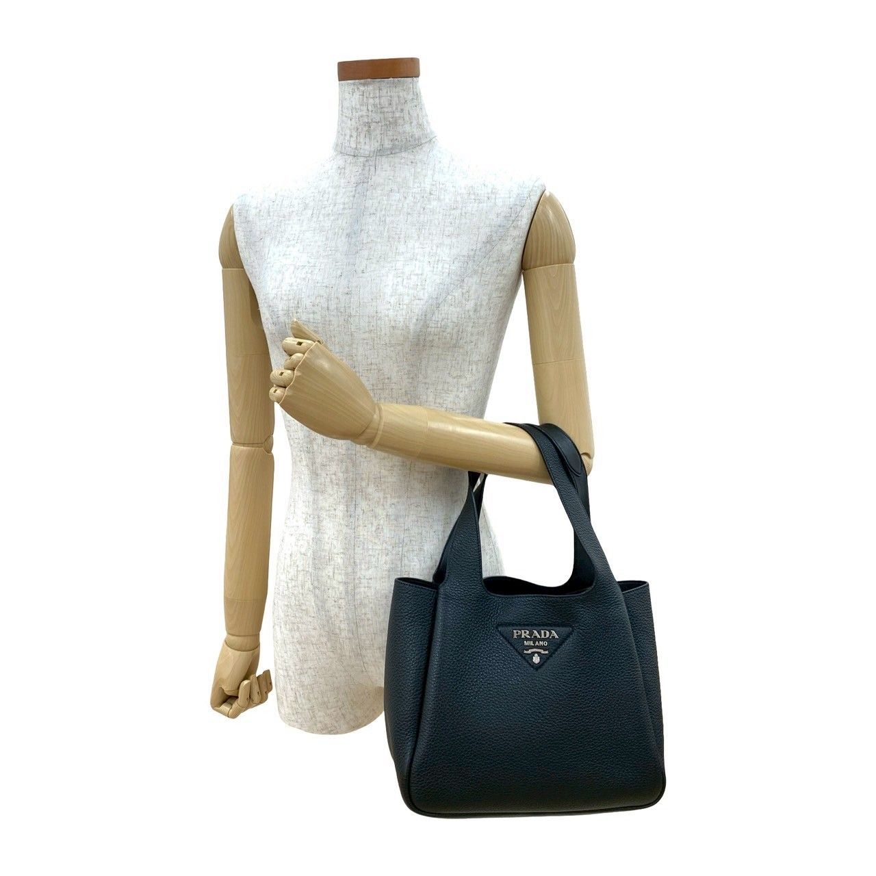 極 美品 箱 袋付き PRADA プラダ ヴィッテロダイノ 三角ロゴ