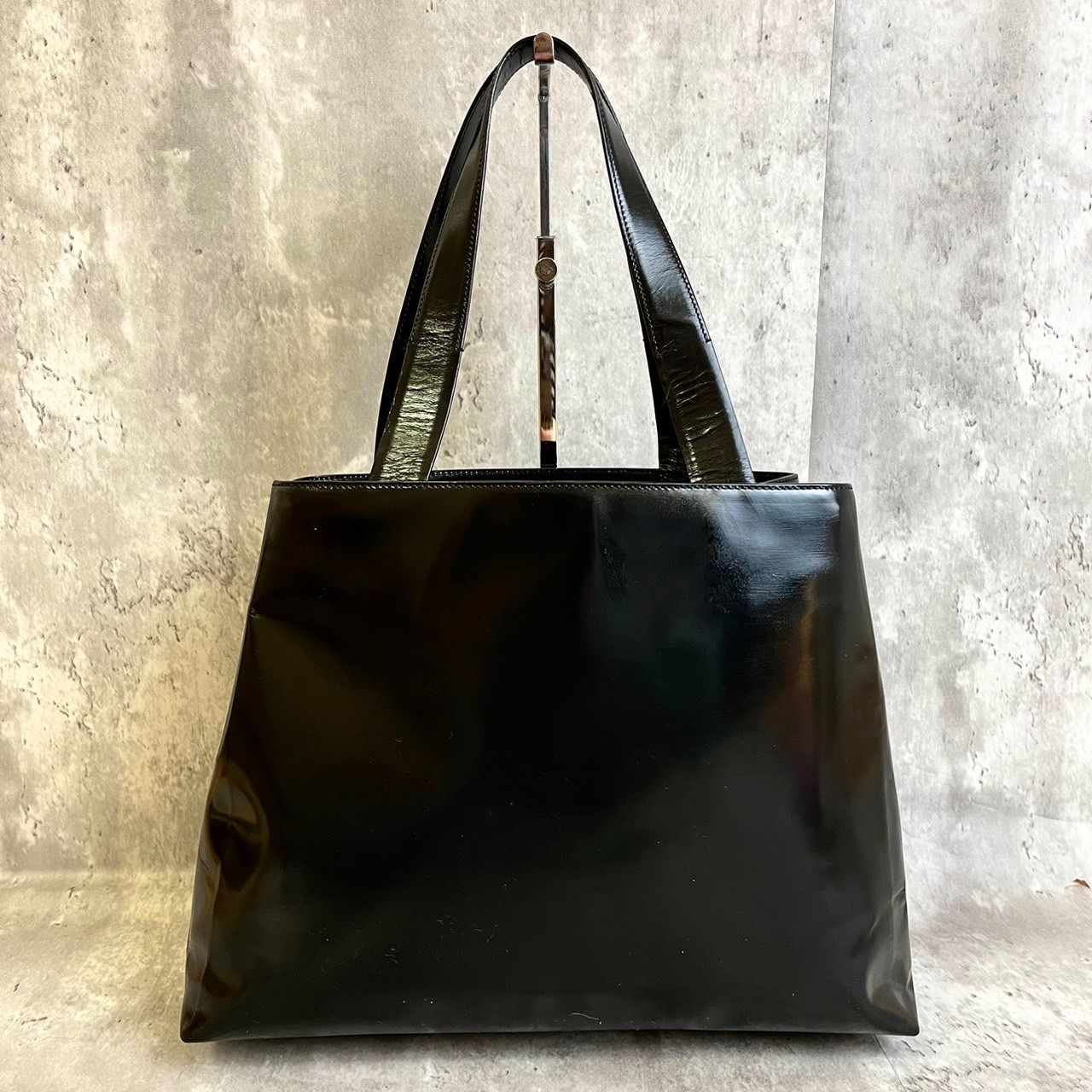 ✨良品✨PRADA プラダ ハンドバッグ トートバッグ ロゴ型押し ロゴ