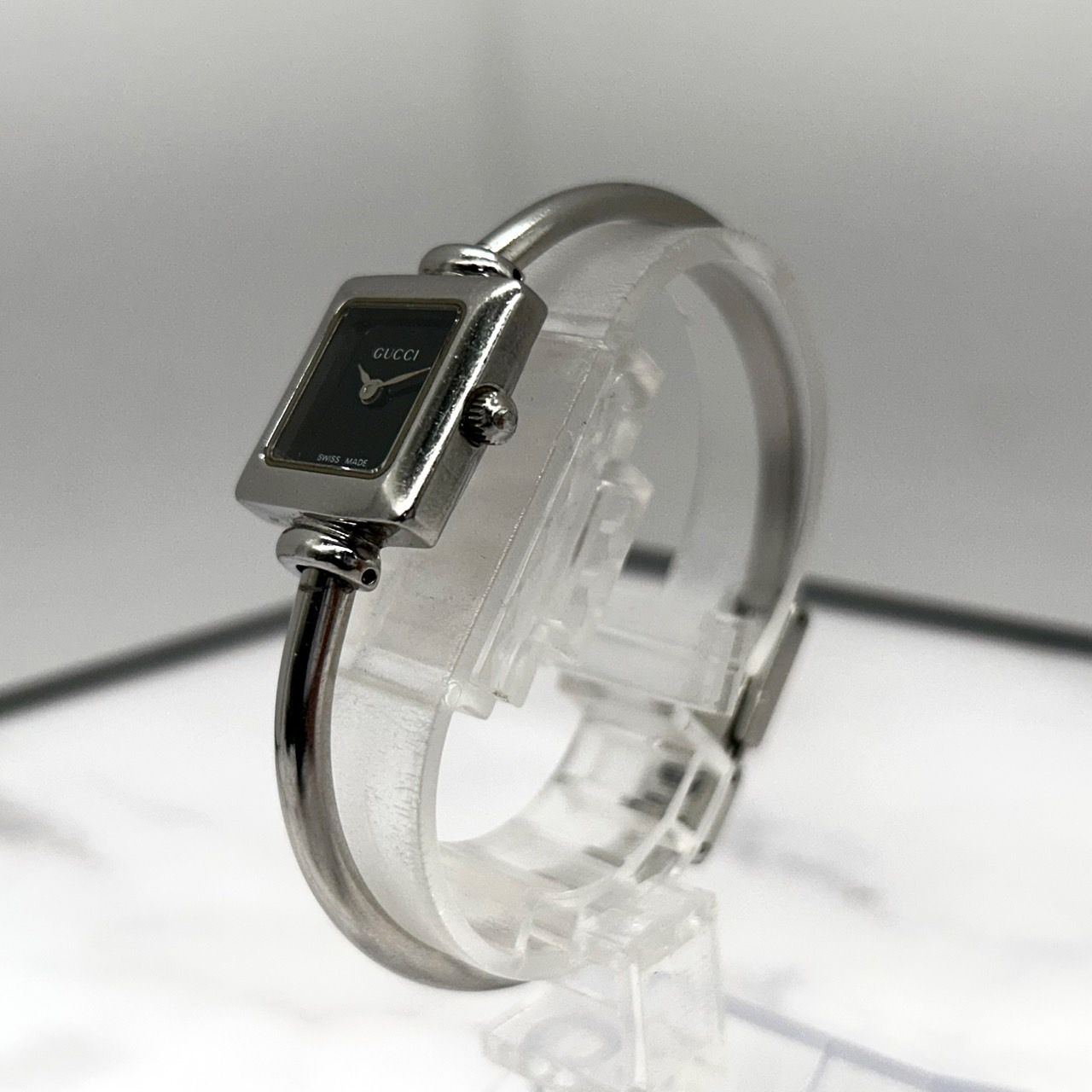 美品 稼働 GUCCI グッチ 1900L スクエア バングル ブラック 腕時計 Authentic GUCCI 1900L Square Black Dial Bangle Bracelet