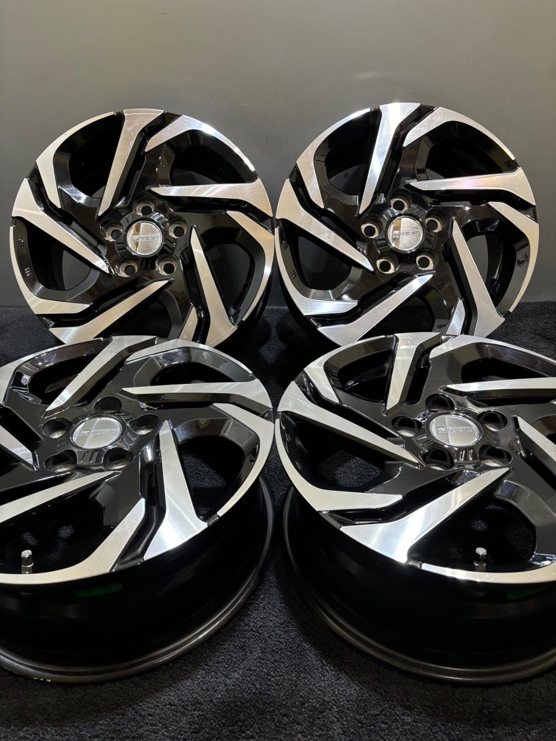 【程度良好品】トヨタ ヤリスクロス（純正OP） モデリスタ WREST GN1 程度良好品】トヨタ ヤリスクロス 純正OP モデリスタ WREST GN1 16in